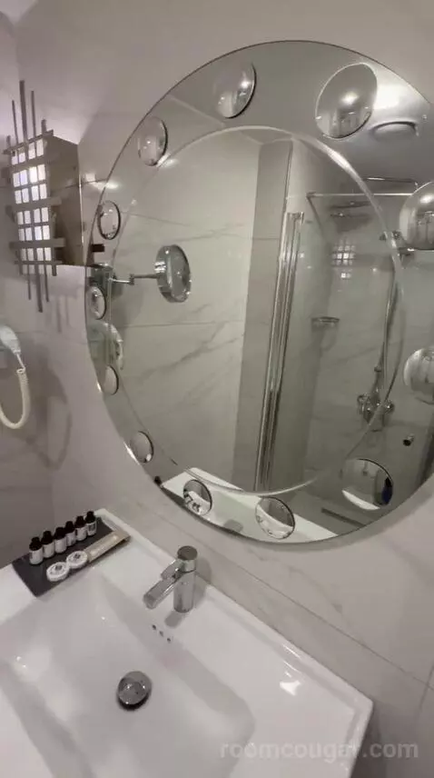 Standard Double or Twin Room (#702) bathroom picture #5
