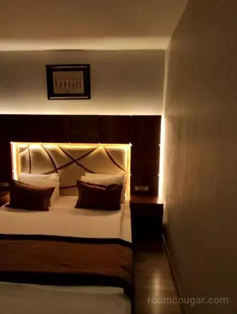 Double or Twin Room (#110) bed picture #2