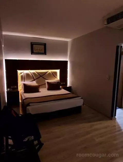 Double or Twin Room (#110) bed picture #4