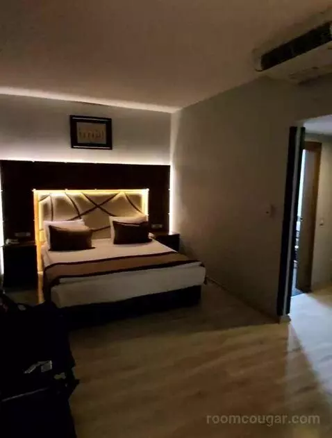 Double or Twin Room (#110) bed picture #7