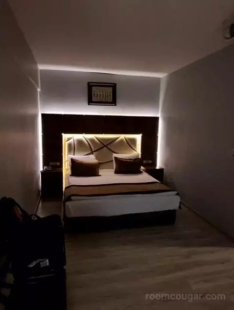 Double or Twin Room (#110) bed picture #10