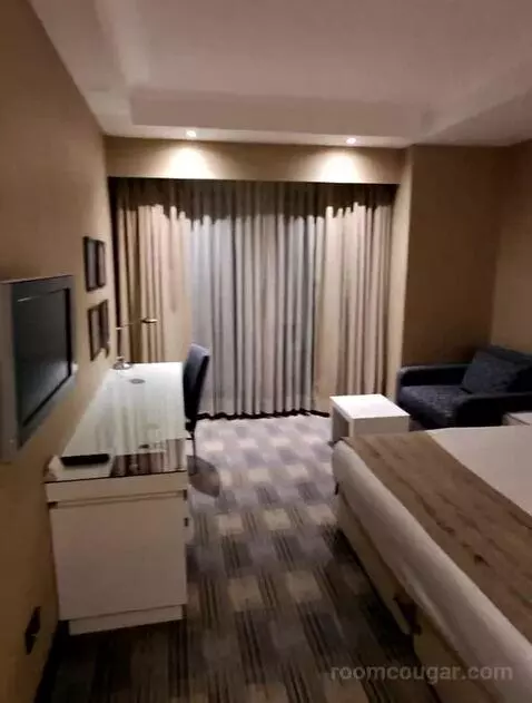 One Bedroom Suite (#1103) bed picture #5