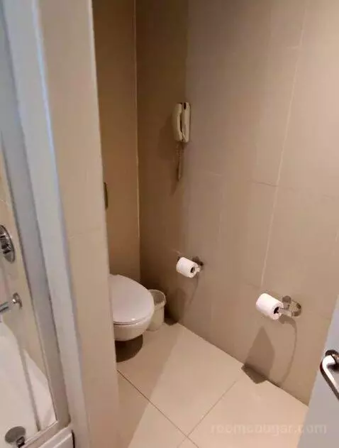 One Bedroom Suite (#1103) bathroom picture #8