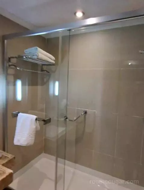 One Bedroom Suite (#1103) bathroom picture #10