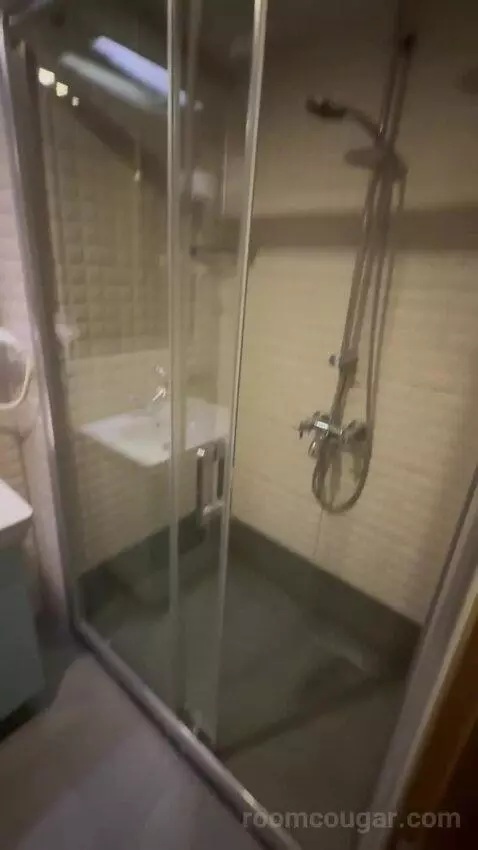 Deluxe Room with Kitchenette (#213) bathroom picture #1