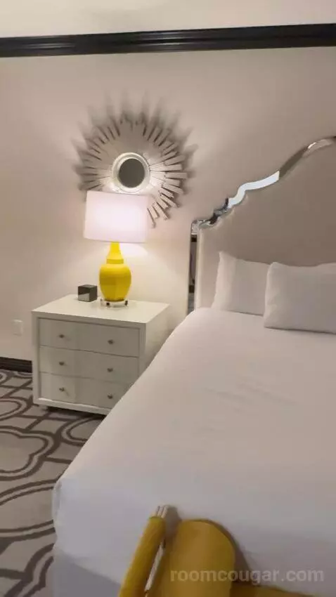 Bordeaux Lemans Suite King (1150P) bed picture #7