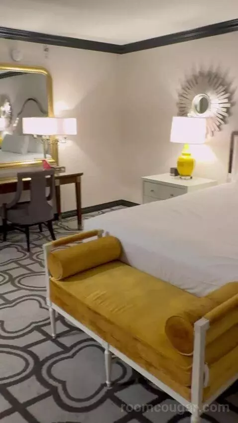 Bordeaux Lemans Suite King (1150P) bed picture #3