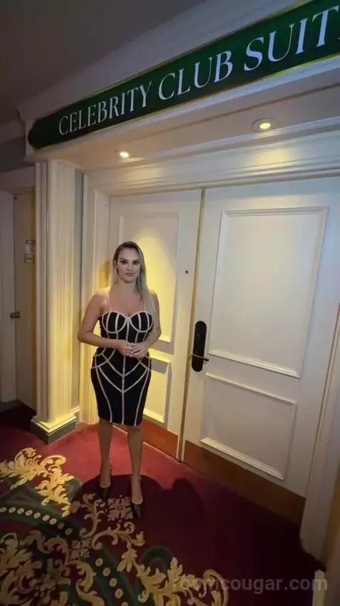 Celebrity Club Suite (#28121) picture #1