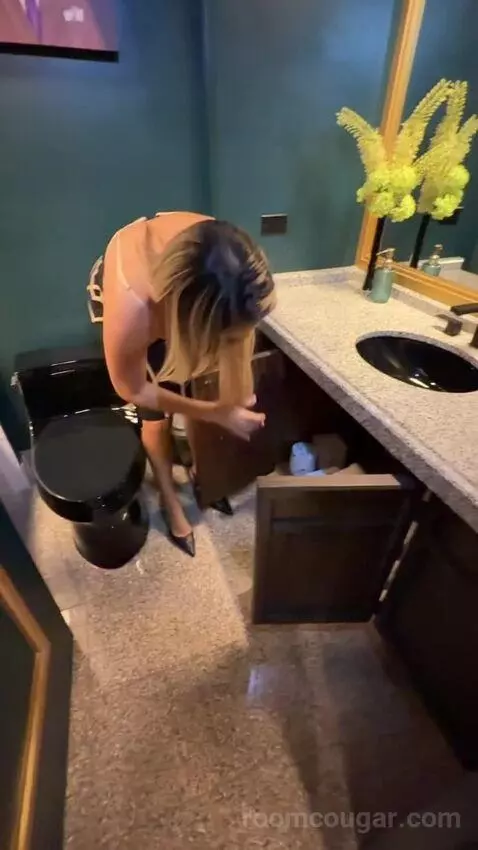 Celebrity Club Suite (#28121) bathroom picture #6