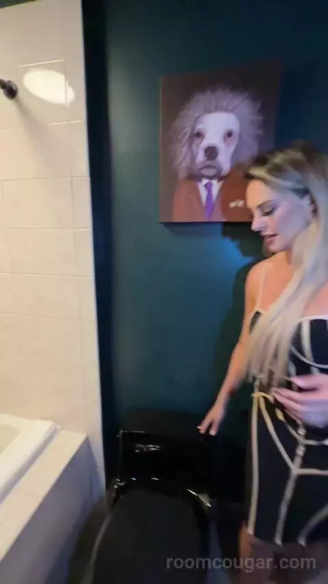 Celebrity Club Suite (#28121) bathroom picture #12