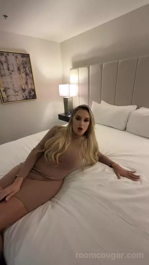 Premier Room (#1889) picture #13