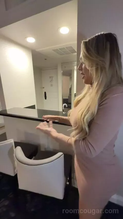 Premier Room (#1889) picture #18