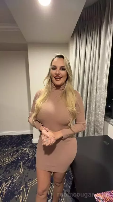 Premier Room (#1889) picture #24