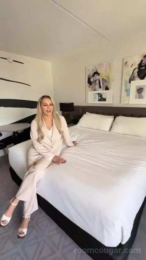 Ultra Boulevard Suite, 1 King (#3407) bed picture #7