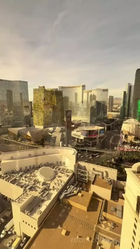Ultra Boulevard Suite, 1 King (#3407) view picture #6