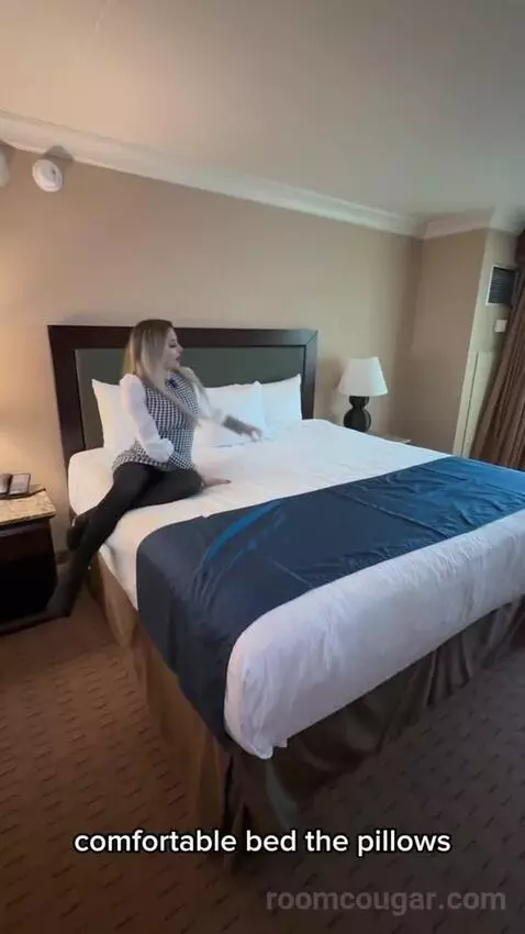 Classic Grand Suite (#14094) bed picture #3