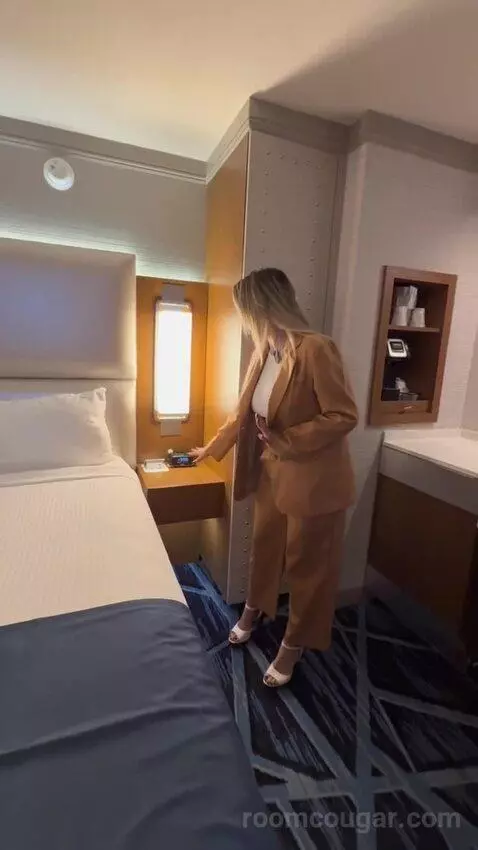 Newly Renovated Vegas Tower (Limited Availability) (#6209) bed picture #9