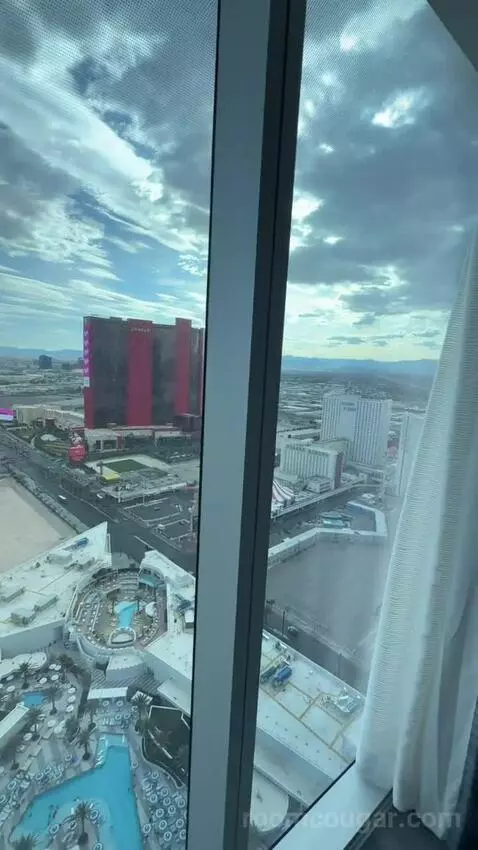 Gold King Strip Great View (#5041) view picture #9