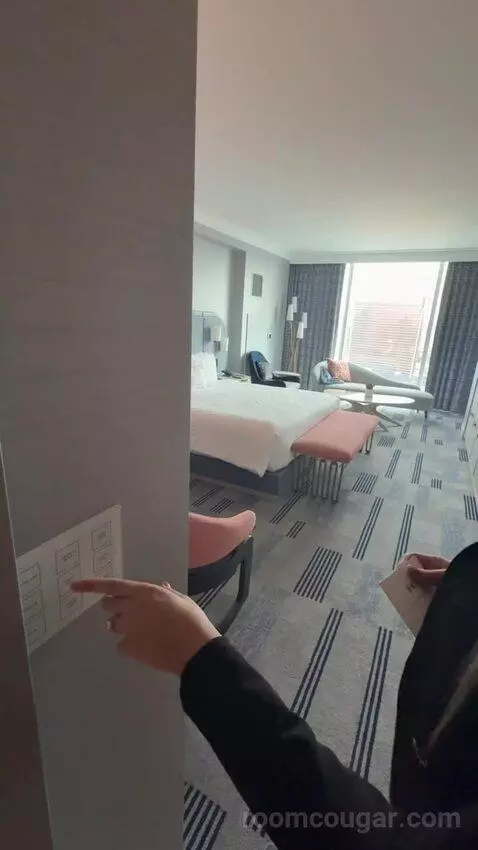 Gold King Strip Great View (#5041) bed picture #2
