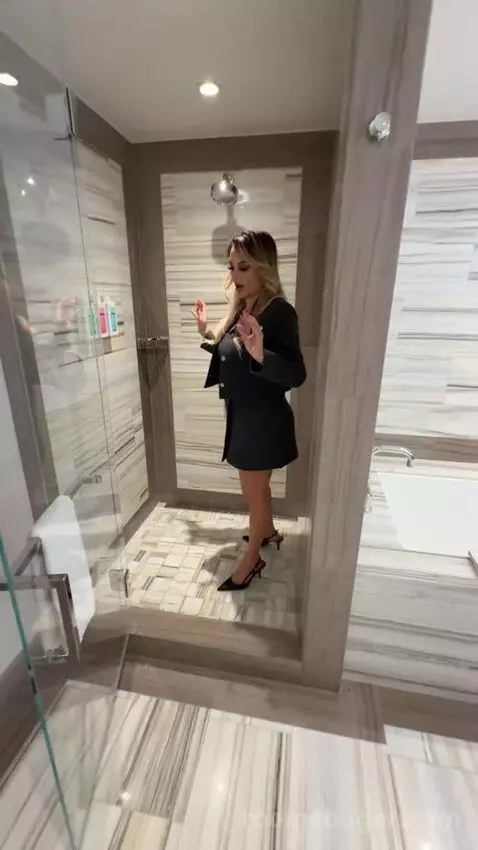 Executive Suite (#16230) bathroom picture #9