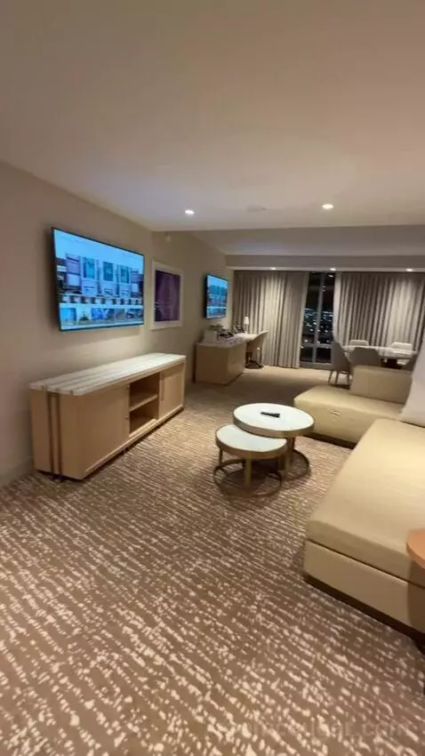 Executive Suite (#16230) picture #4