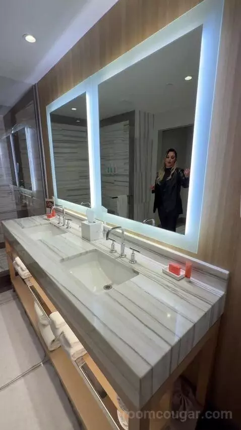 Executive Two Queens (#28229) bathroom picture #6