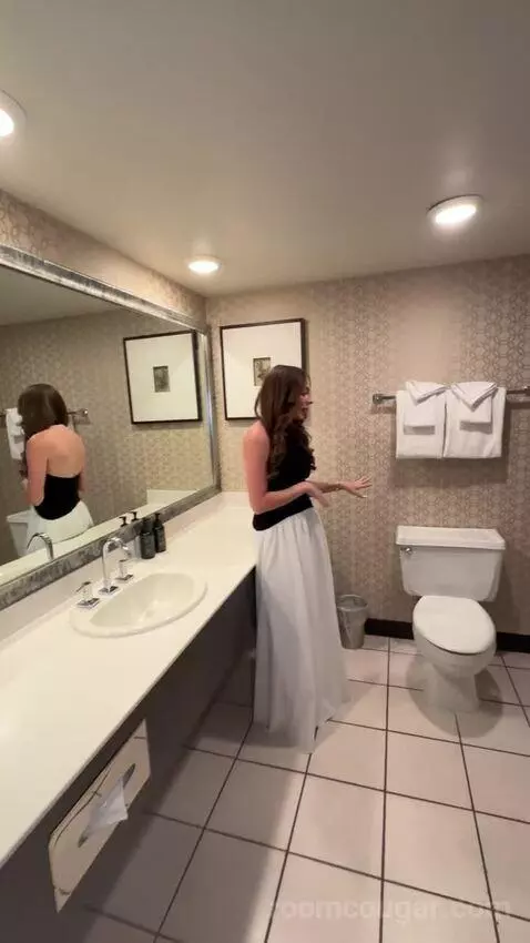 Royal Tower King (#1145) bathroom picture #8
