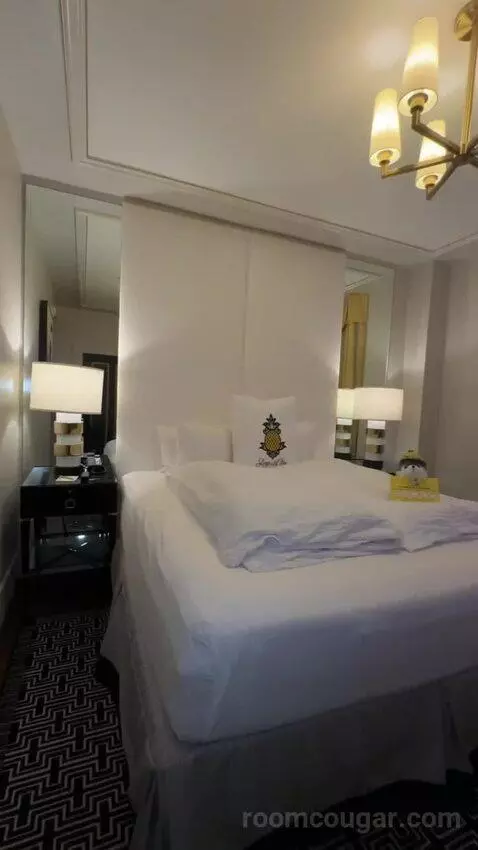 King Room (#602) bed picture #2