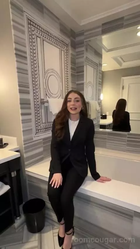zoelizg's review preview (Caesars Palace Hotel & Casino)
