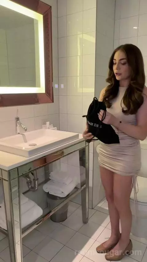 Alexandria King bathroom picture #3