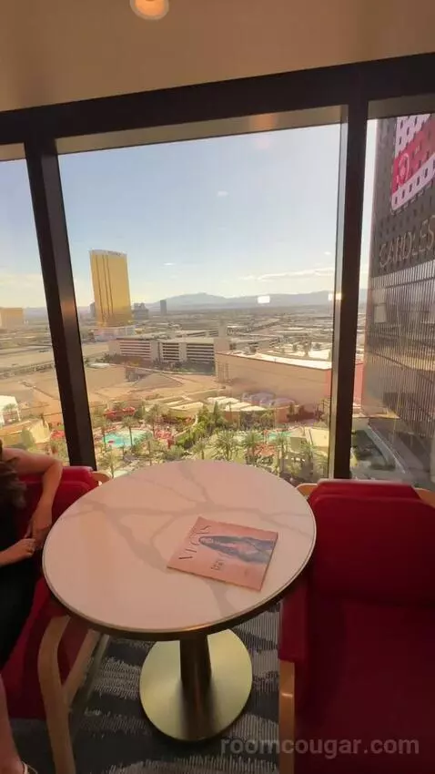 Premium King Room with Strip View (#18282) view picture #1