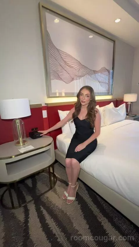 Premium King Room with Strip View (#18282) bed picture #6