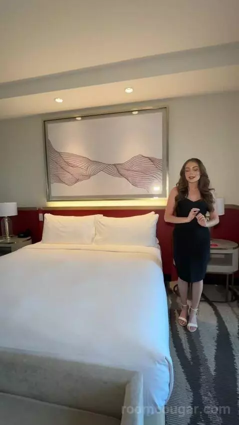 Premium King Room with Strip View (#18282) bed picture #2