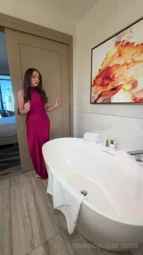 One-Bedroom King Suite with City View (#20207) bathroom picture #1
