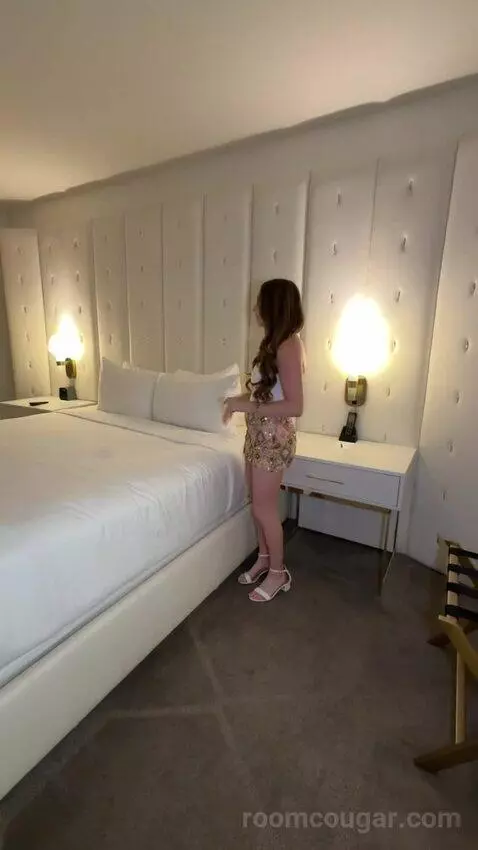 W Premiere King (#38908) bed picture #6