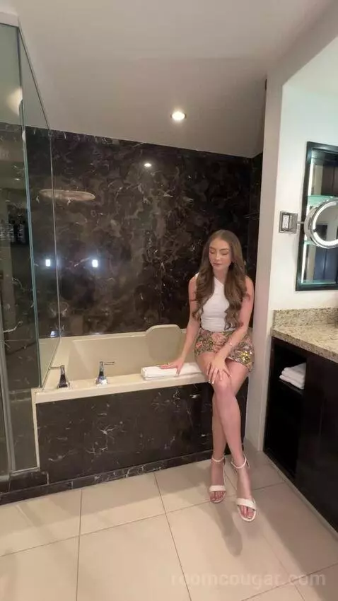 W Premiere King (#38908) bathroom picture #10