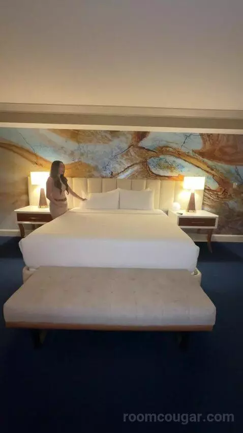 Stay Well Resort King (#59302) bed picture #1