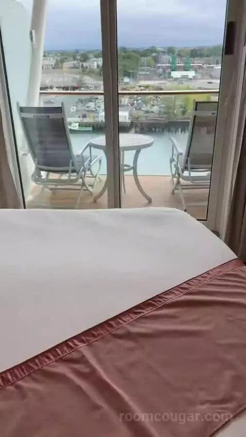 Balcony Cabin (#1627) bed picture #7