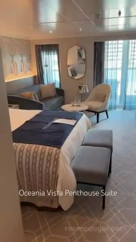 Suite bed picture #3