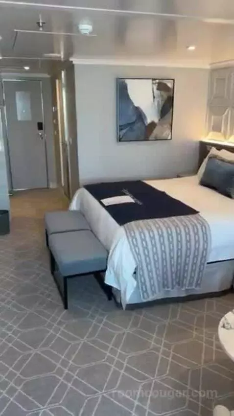 Suite bed picture #9