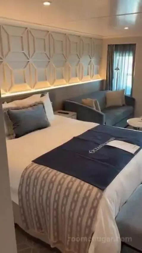 Suite bed picture #4