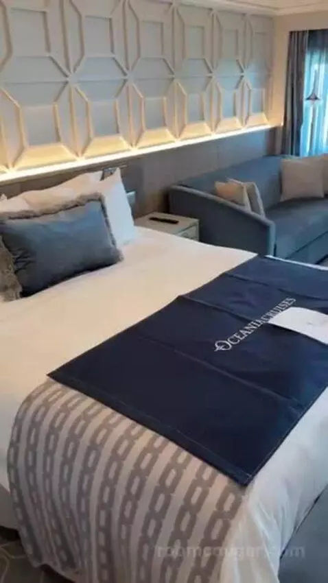 Suite bed picture #6