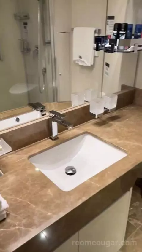 Suite (#16022) bathroom picture #4
