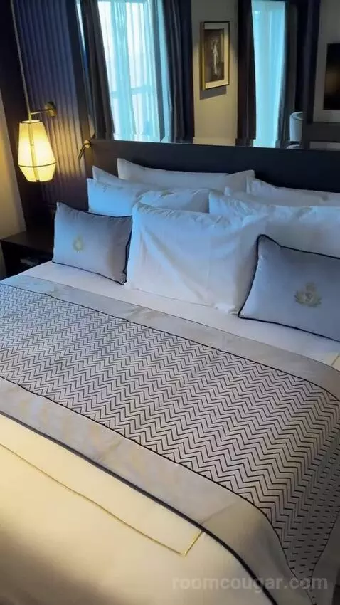 Suite (#7092) bed picture #10