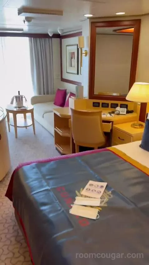 Suite bed picture #3