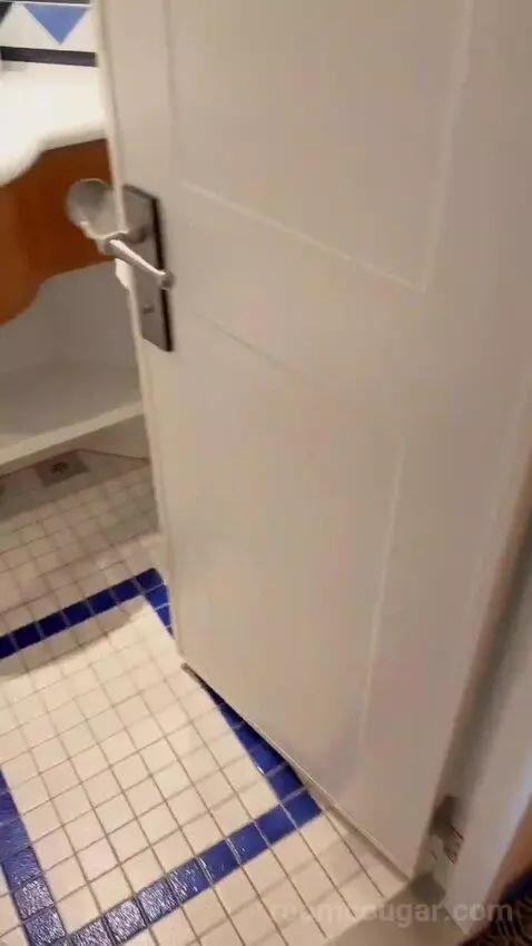 Balcony Cabin bathroom picture #1