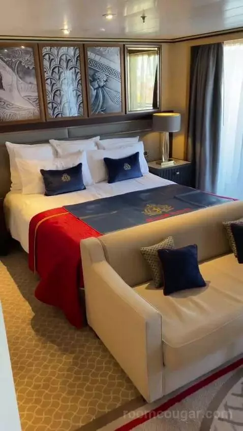 Suite bed picture #5