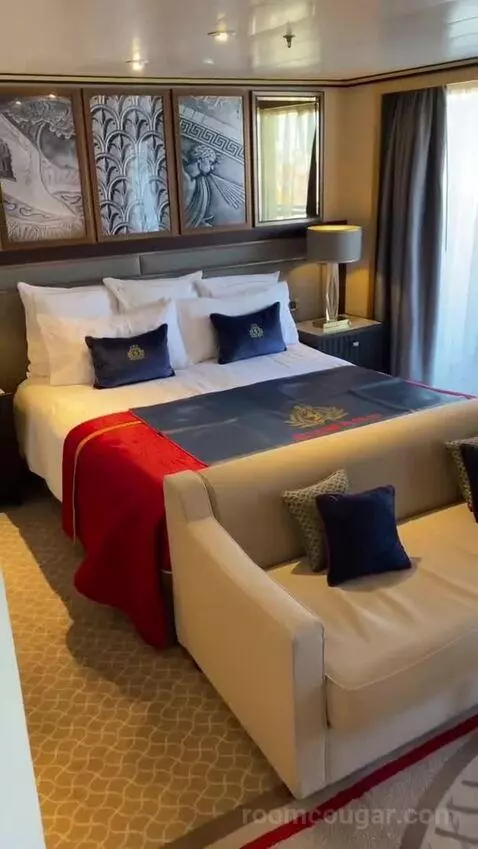Suite bed picture #6
