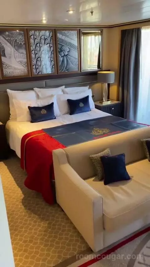 Suite bed picture #7
