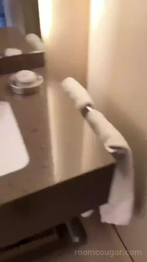 Deluxe Room King bathroom picture #10